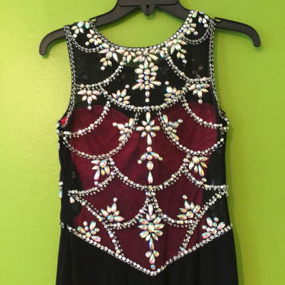 Formal Dress - Picture 5 of 7